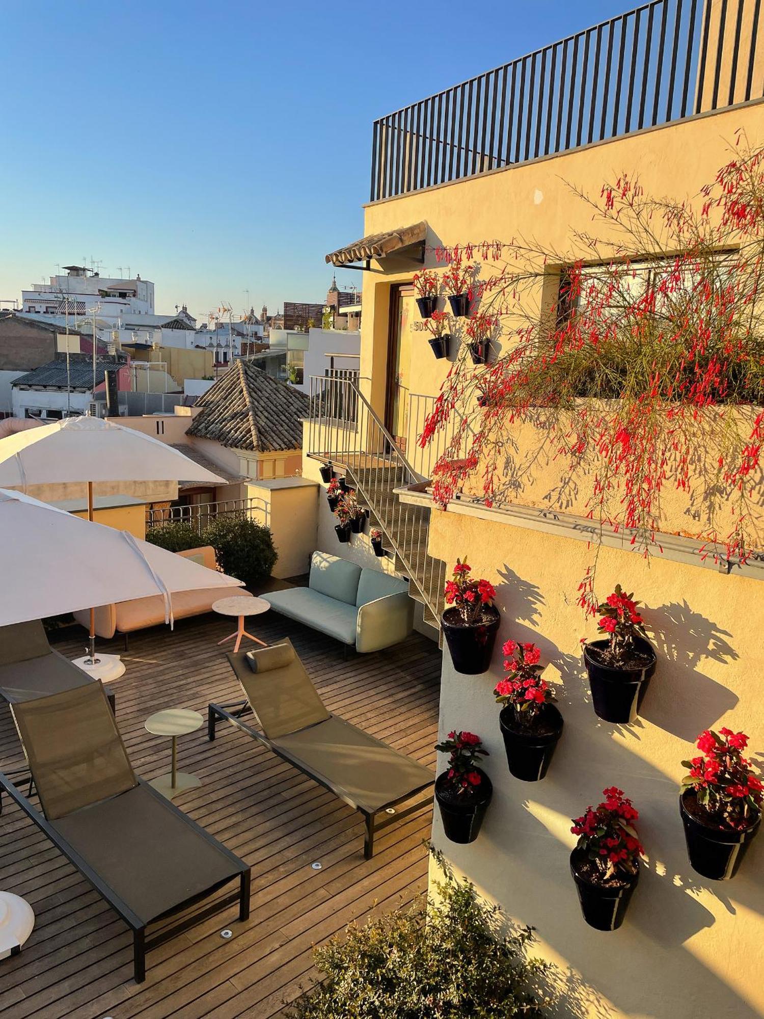 Eme Catedral Mercer Hotel Sevilla Exterior foto Rooftop terrace
