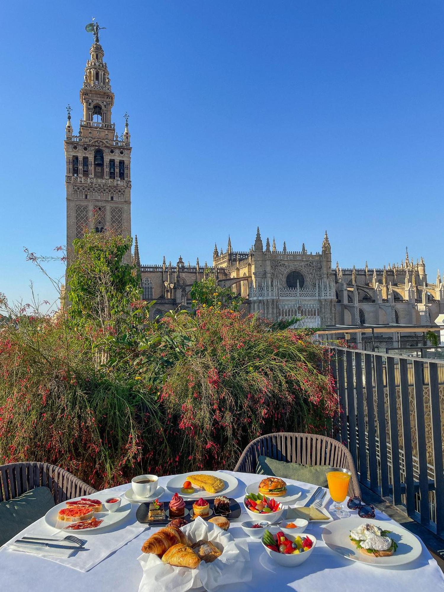 Eme Catedral Mercer Hotel Sevilla Exterior foto The University of Seville