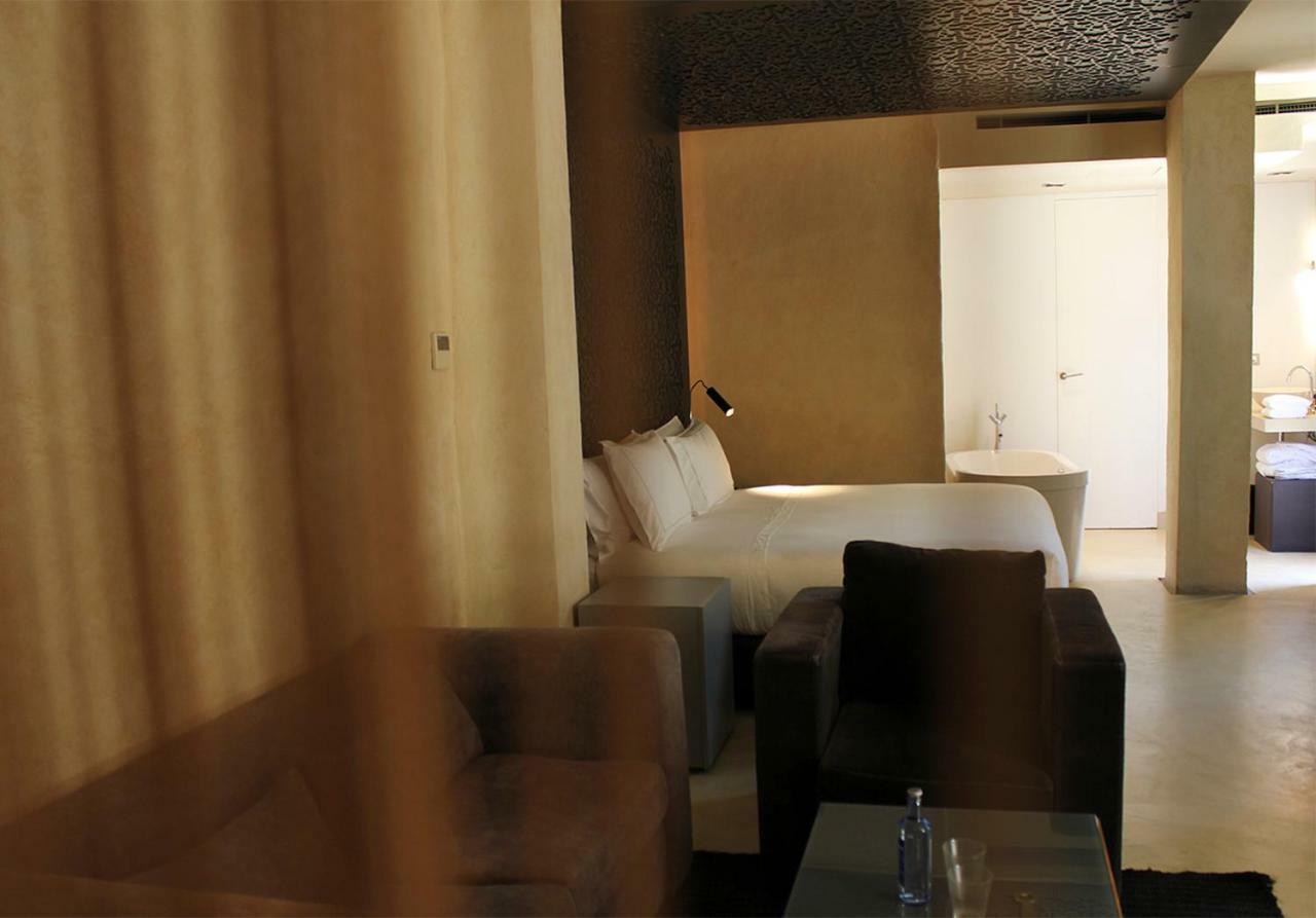 Eme Catedral Mercer Hotel Sevilla Exterior foto A room at the hotel
