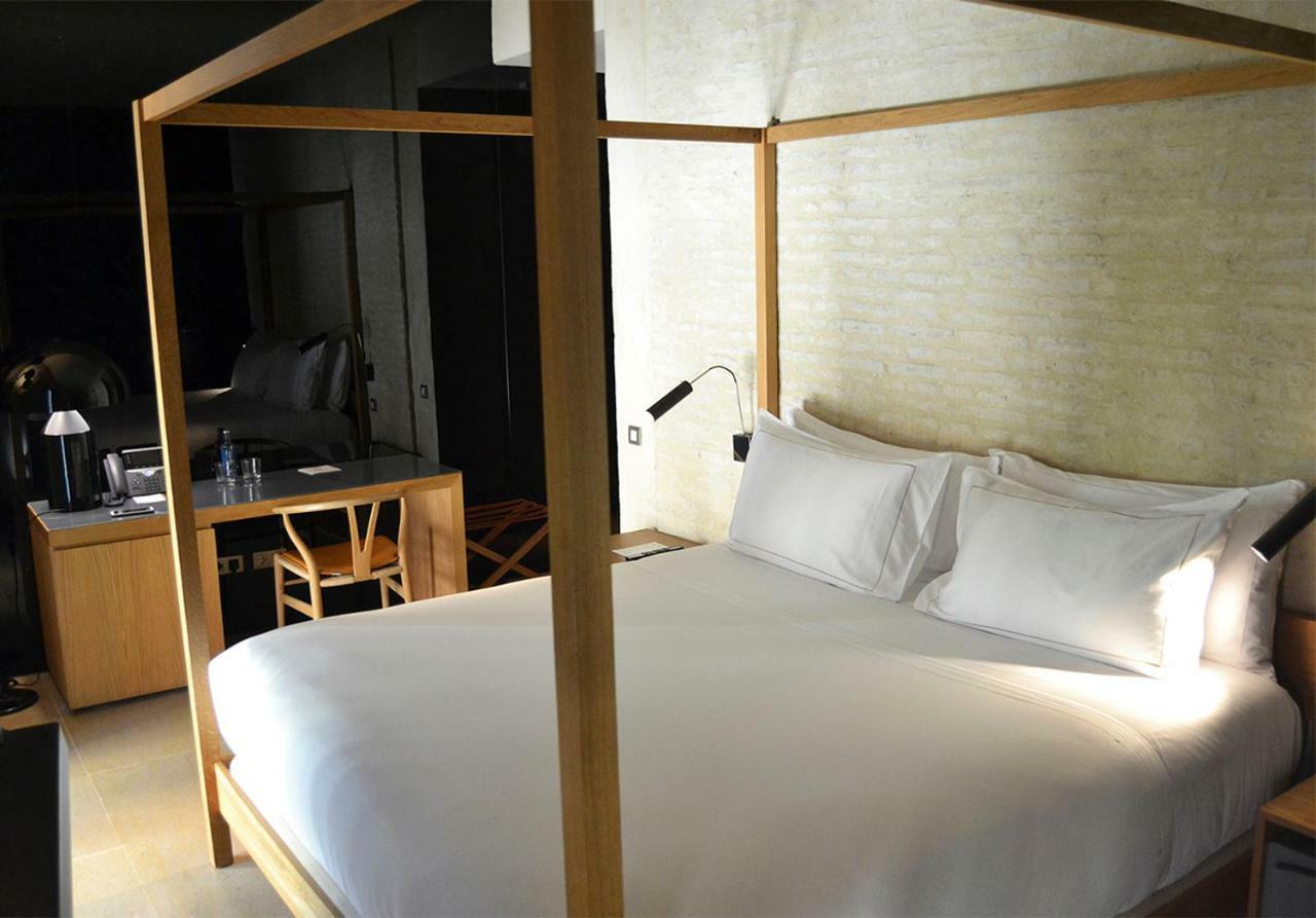 Eme Catedral Mercer Hotel Sevilla Exterior foto A room at the hotel