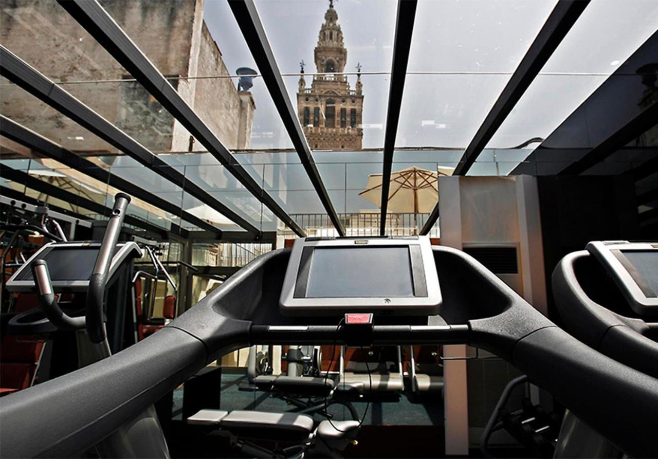 Eme Catedral Mercer Hotel Sevilla Exterior foto The gym at the hotel